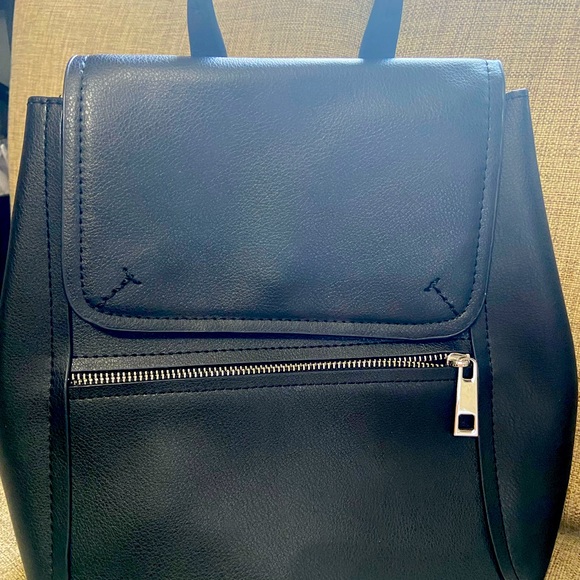 Black bag - Picture 1 of 3